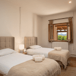 retiros de yoga girona