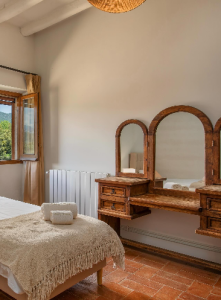 retiro de yoga en girona